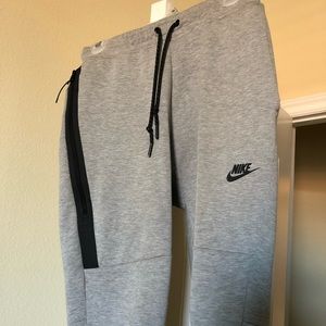 Nike tech fleece joggers
